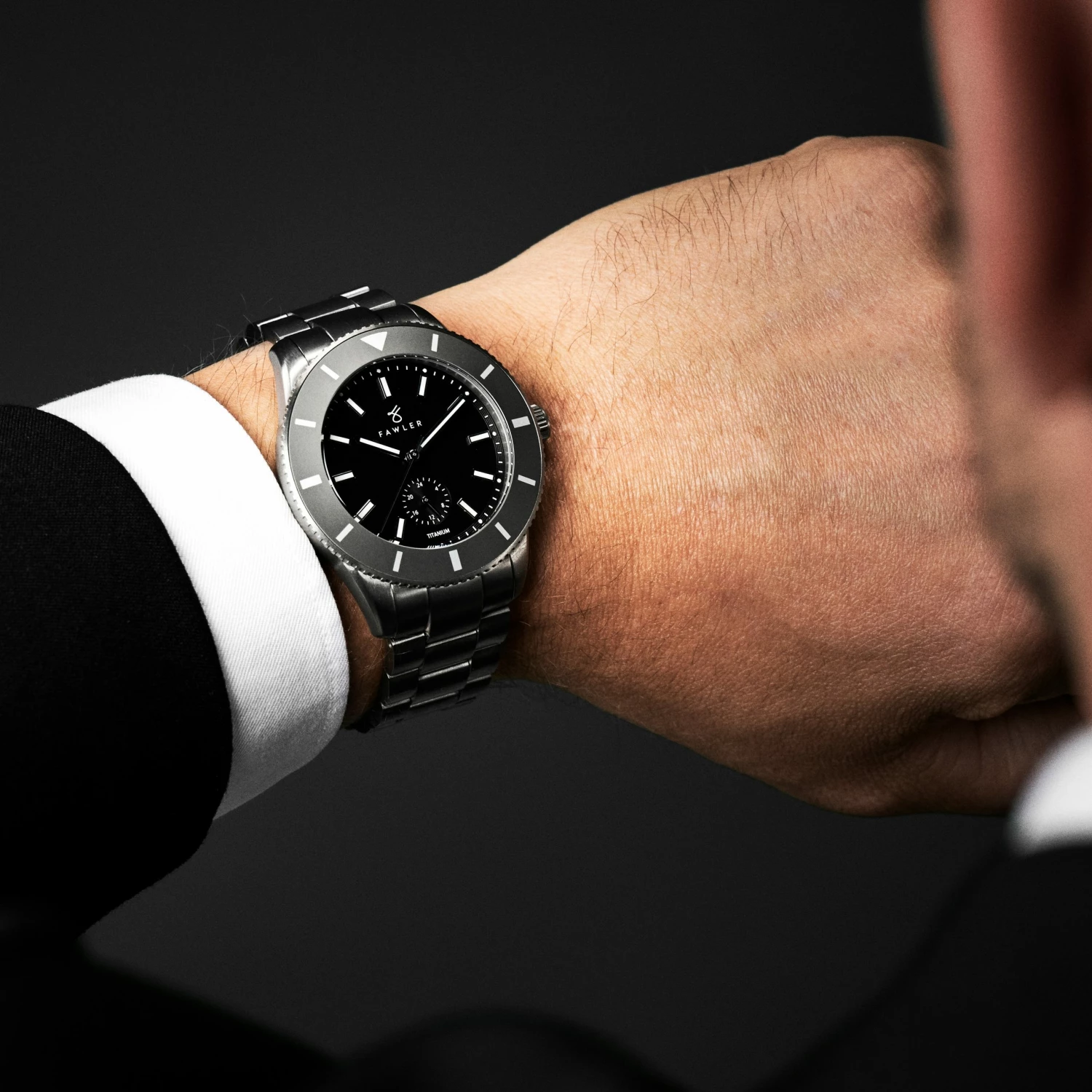 Fawler Makalu | Montre de plongée en titane brossé avec lunette grise 4 Fawler Makalu | Montre de plongée en titane brossé avec lunette grise – Image 2