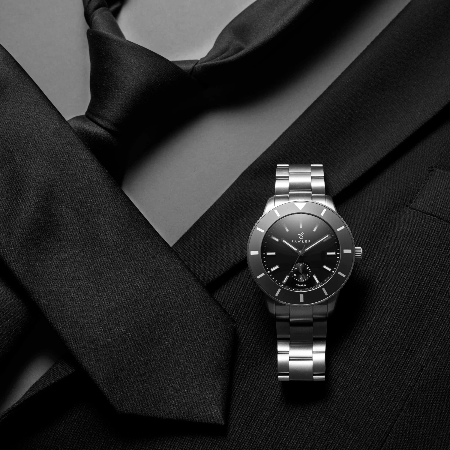 Fawler Makalu | Montre de plongée en titane brossé avec lunette grise 5 Fawler Makalu | Montre de plongée en titane brossé avec lunette grise – Image 3